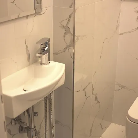 Apartment Apartma V Srdci Podebrad